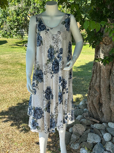 Kjole - One size 38-48