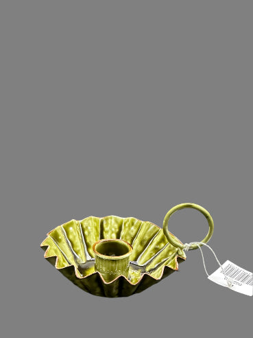 Lysestage i olivenfarvet keramik – 12 × 5 cm