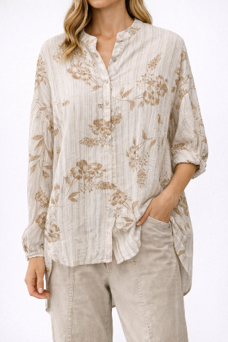 oversize skjorte i camel med blomsterprint