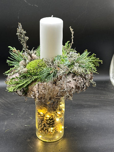 Dekoration med bloklys og lyskæde