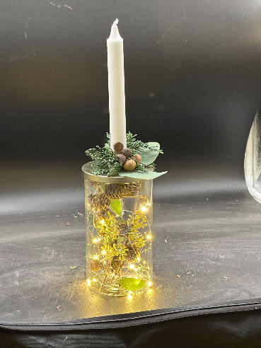 Glasstage med pynt og lyskæde – 11×21 cm