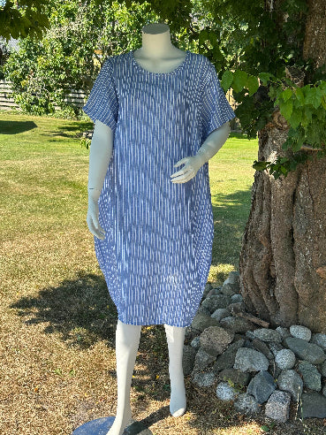 Kjole med strib i Blå - One size 38-48